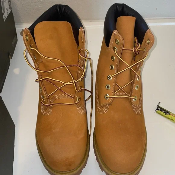 New Timberland Men's Wheat Nubuck Boots Size 10.5 - Picture 3 of 8